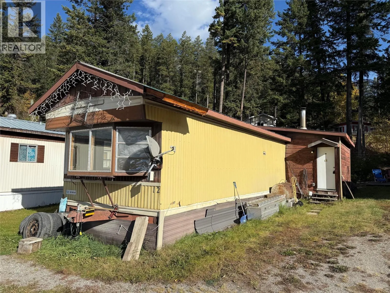 Manufactured Home for rent: 851 Read Road Unit# 12, Golden, British Columbia V0A 1H2