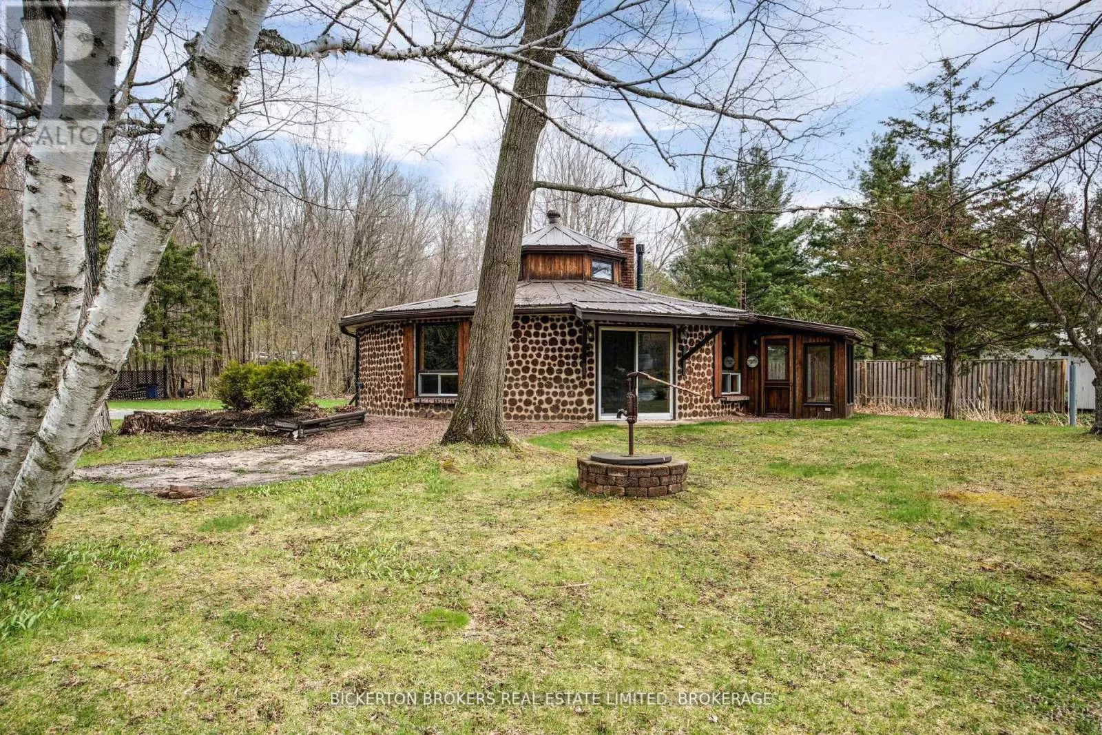 House for rent: 851 Rideauwood Lane, Leeds and the Thousand Islands, Ontario K0E 1N0