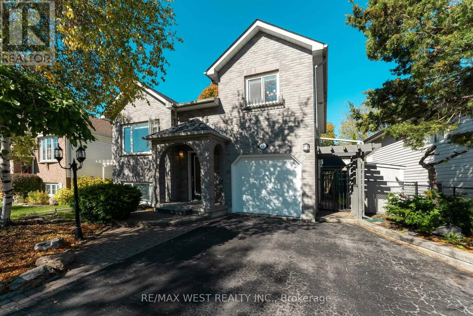 House for rent: 852 Beatrice Street E, Oshawa, Ontario L1K 2H7