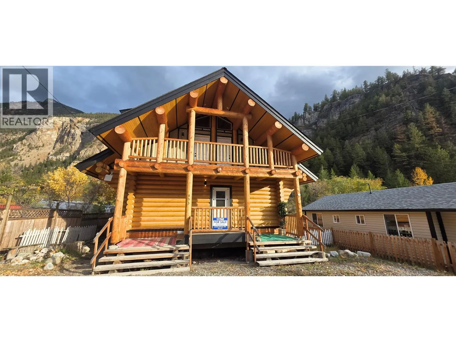 House for rent: 853 Cawston Avenue, Hedley, British Columbia V0X 1K0