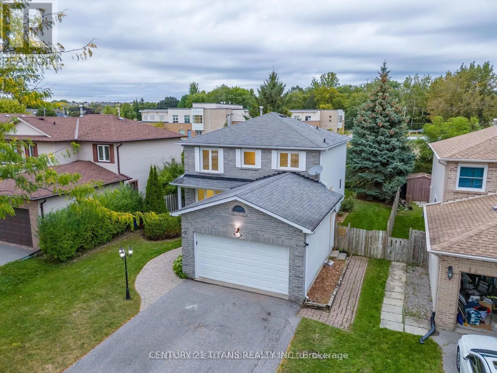 House for rent: 853 Crowells Street, Oshawa, Ontario L1K 1X8