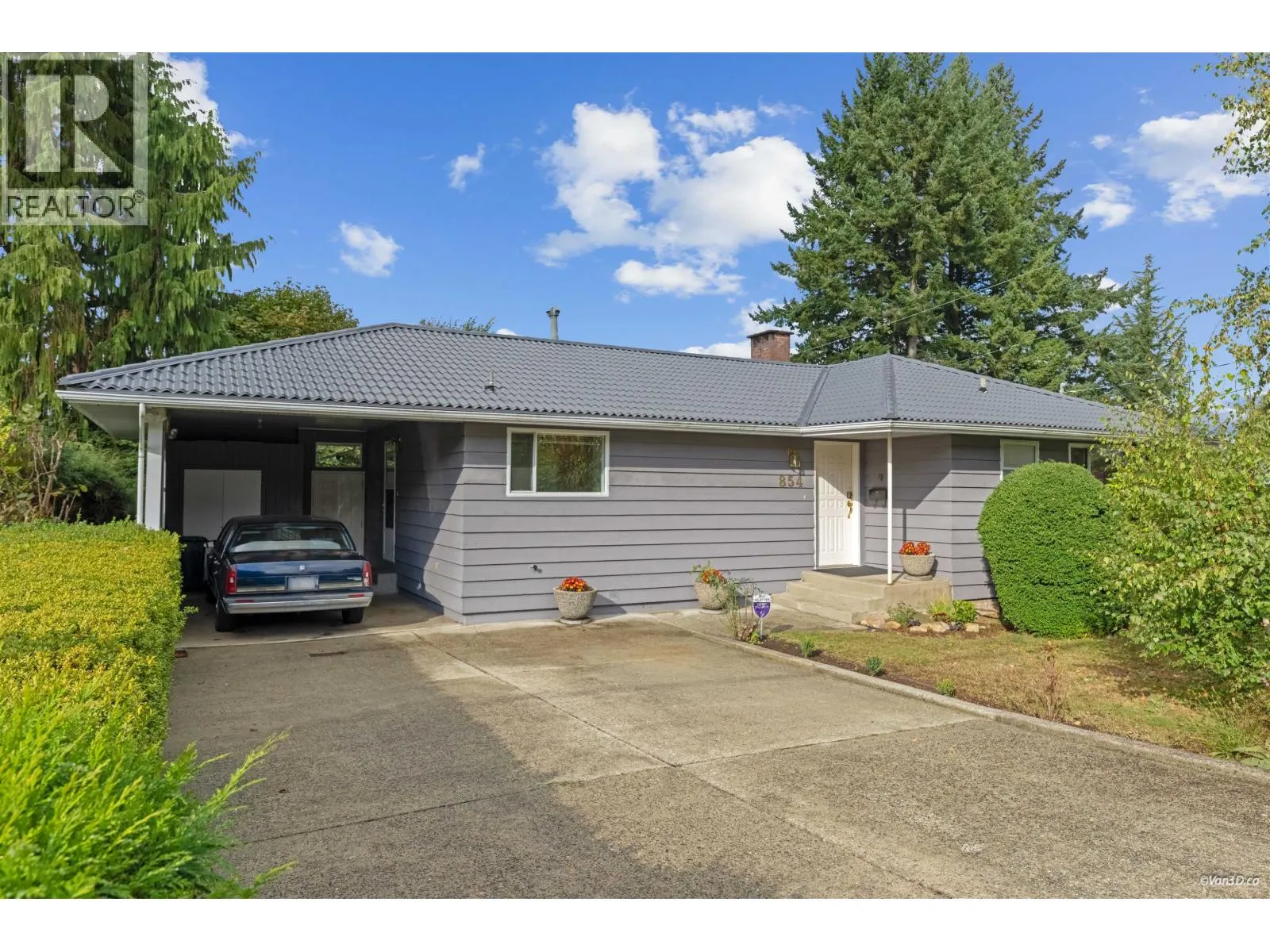 House for rent: 854 Kinsac Street, Coquitlam, British Columbia V3J 4T7