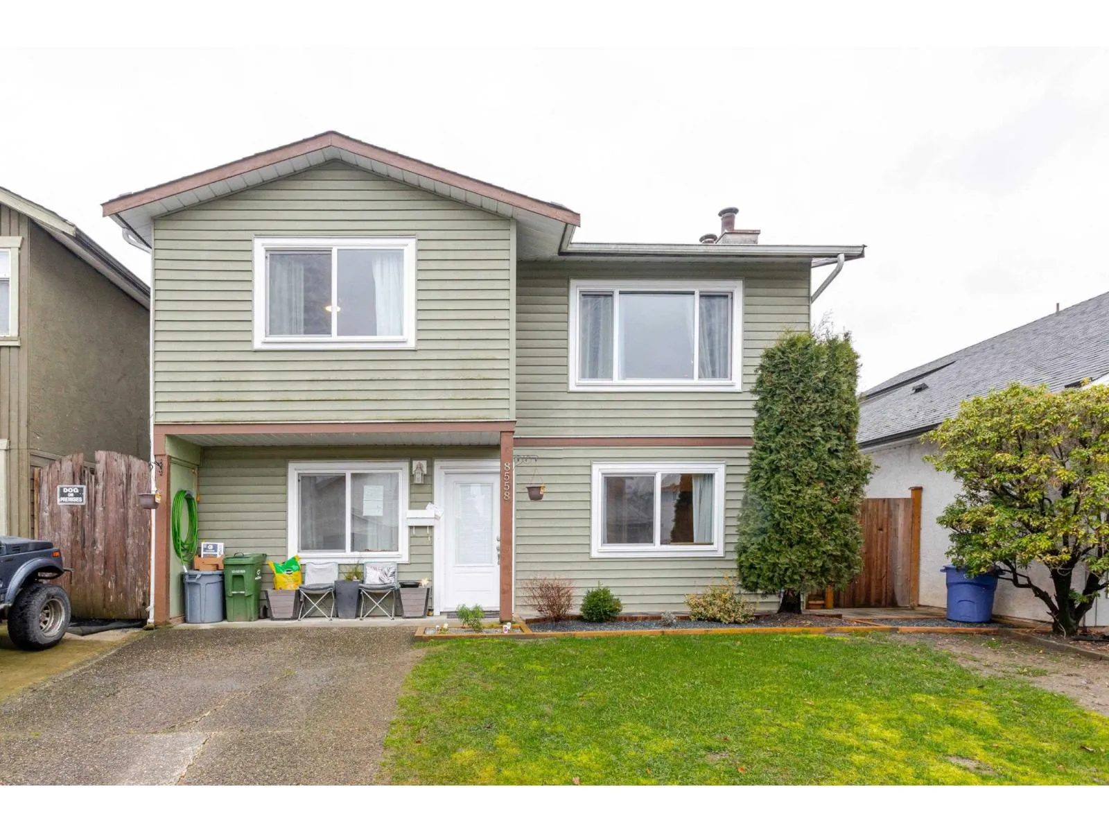 House for rent: 8558 Mccutcheon Avenue|chilliwack Proper South, Chilliwack, British Columbia V2P 7K7