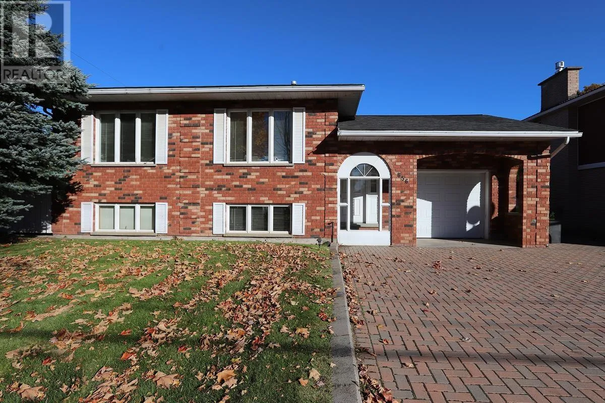856 Pine St, Sault Ste. Marie, Ontario P6B 3G3