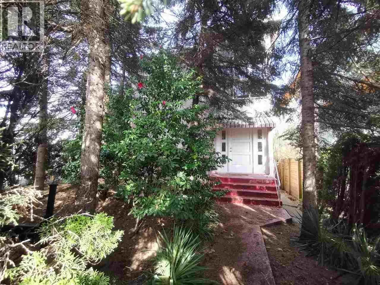 House for rent: 8568 Oak Street, Vancouver, British Columbia V6P 4B1