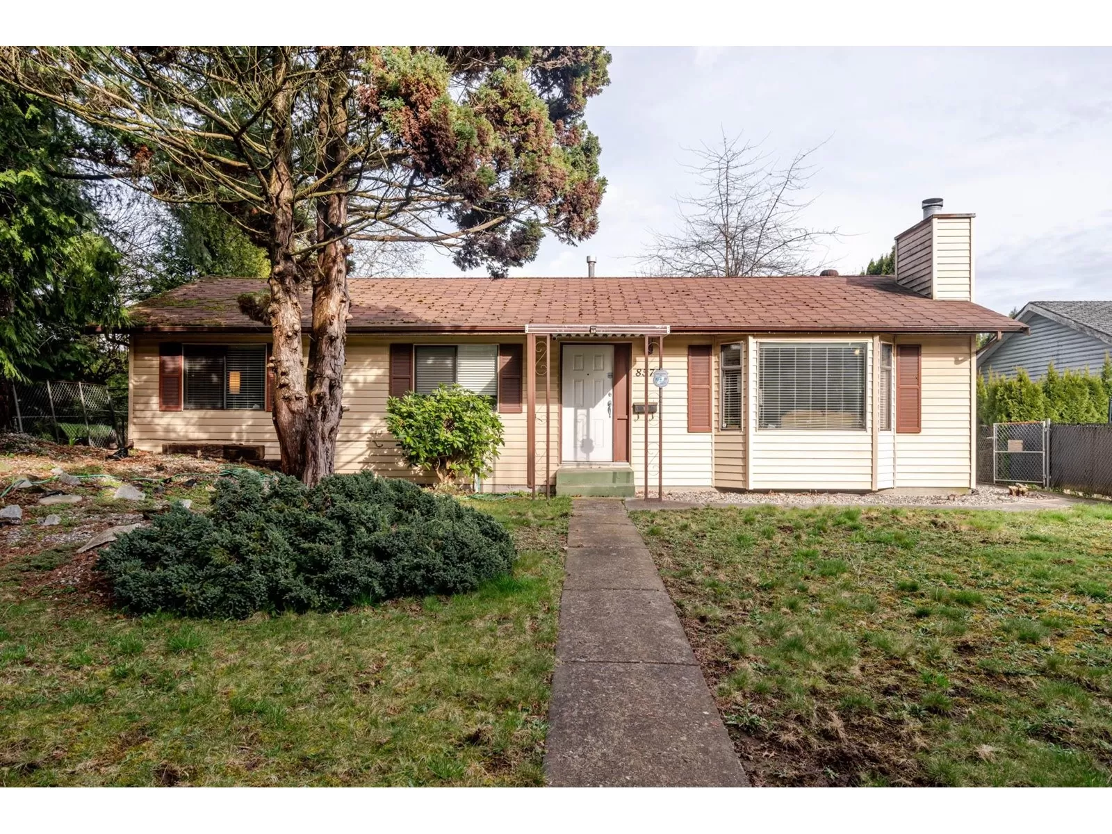 House for rent: 8570 152 Street, Surrey, British Columbia V3S 3N1