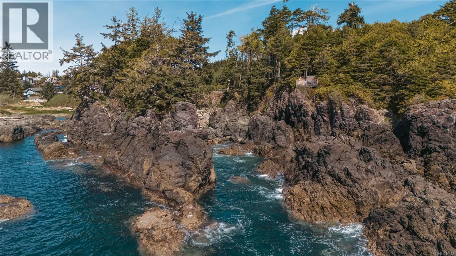 858 Barclay Pl, Ucluelet, British Columbia V0R 3A0