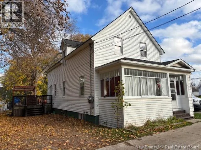 Duplex for rent: 85-87 Peter Street, Sussex, New Brunswick E4E 2J4