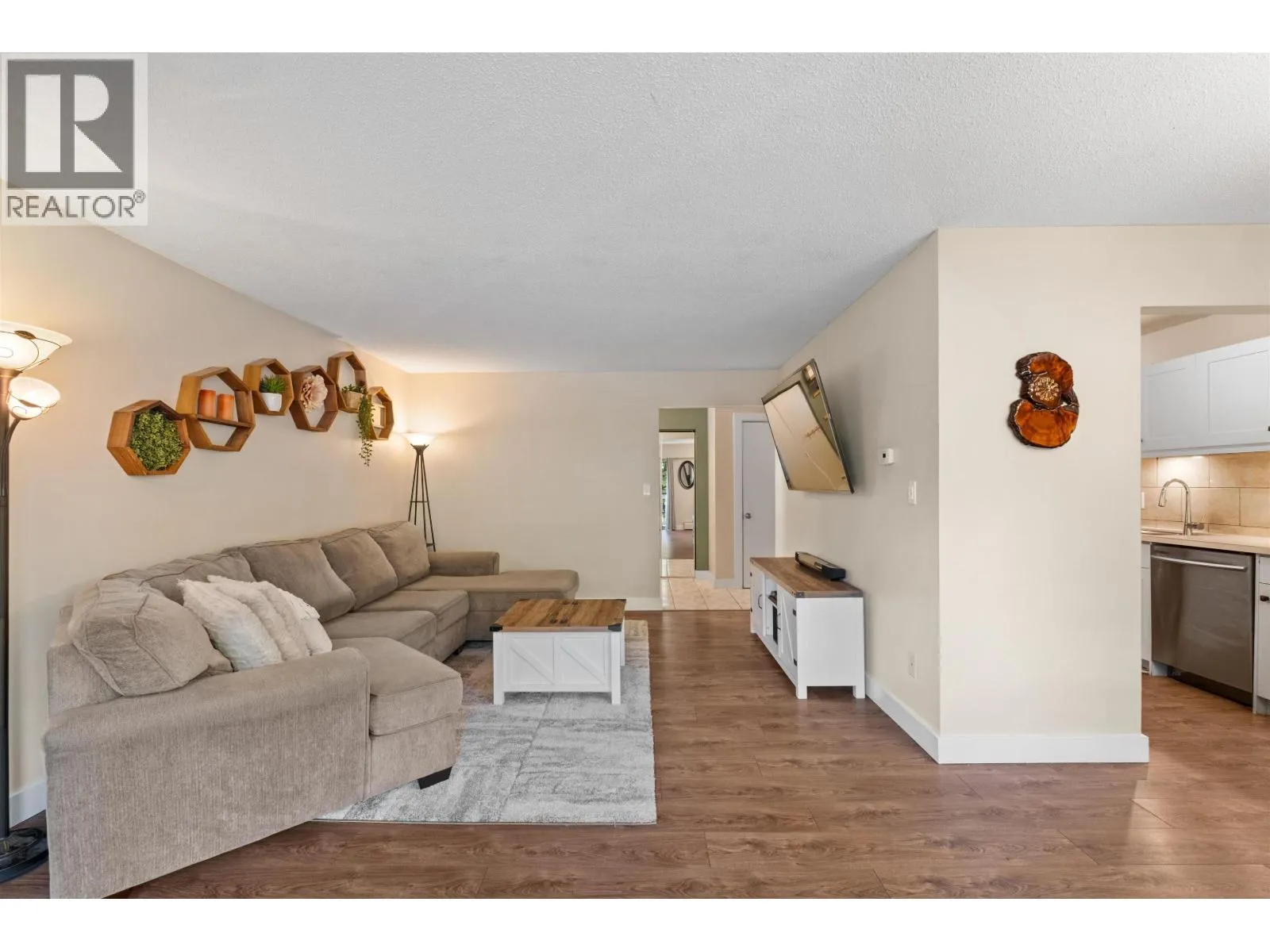 Apartment for rent: 86 1050 Premier Street, North Vancouver, British Columbia V7J 2H2