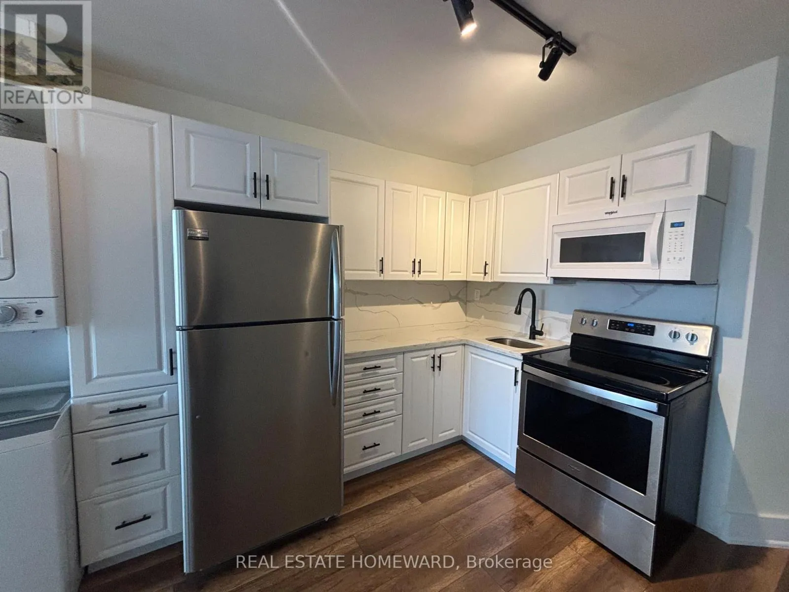 Row / Townhouse for rent: 86 Carlaw Avenue, Toronto, Ontario M4M 2R7