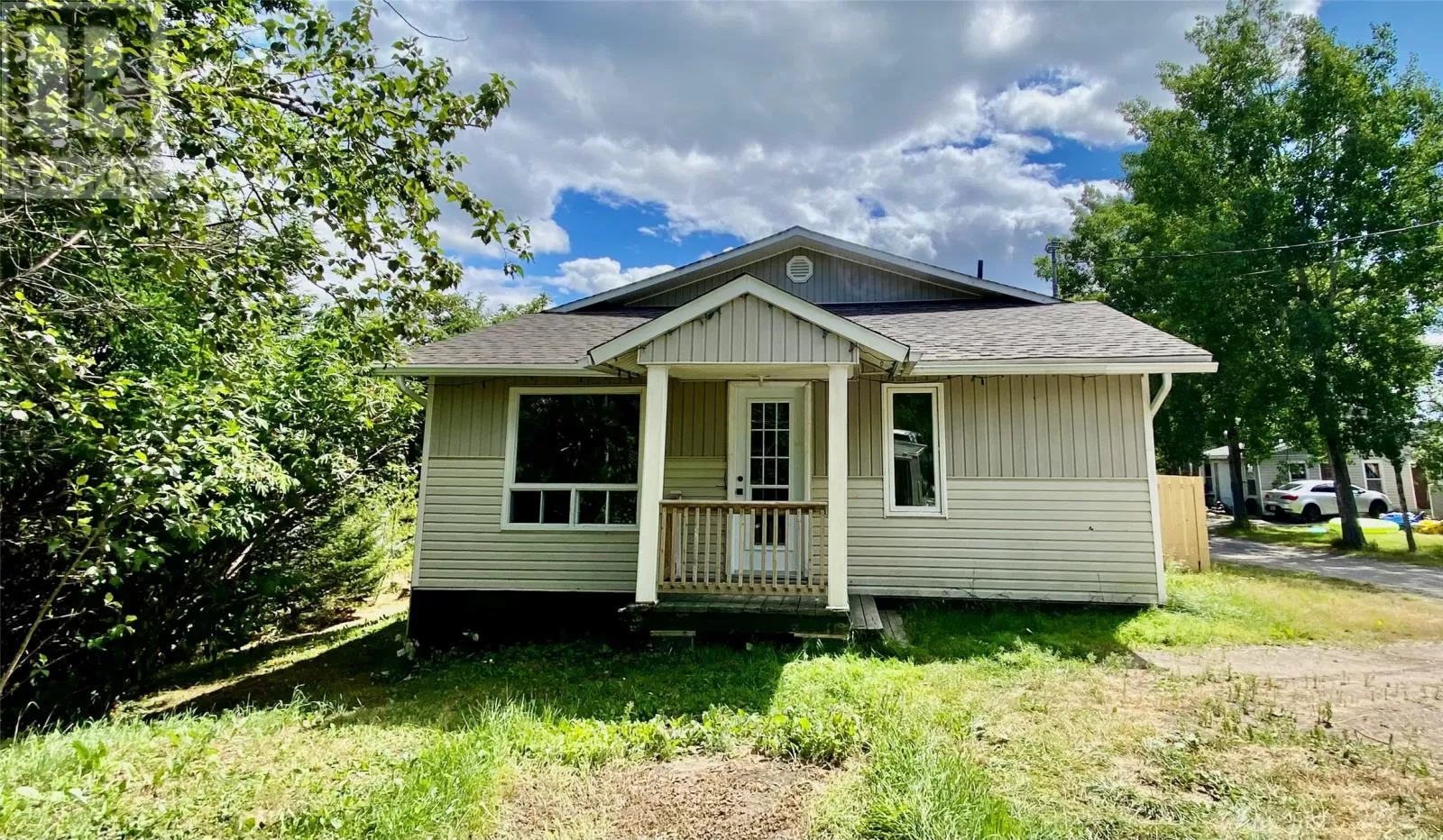 Two Apartment House for rent: 86 Main Street N, Glovertown, Newfoundland & Labrador A0G 2L0