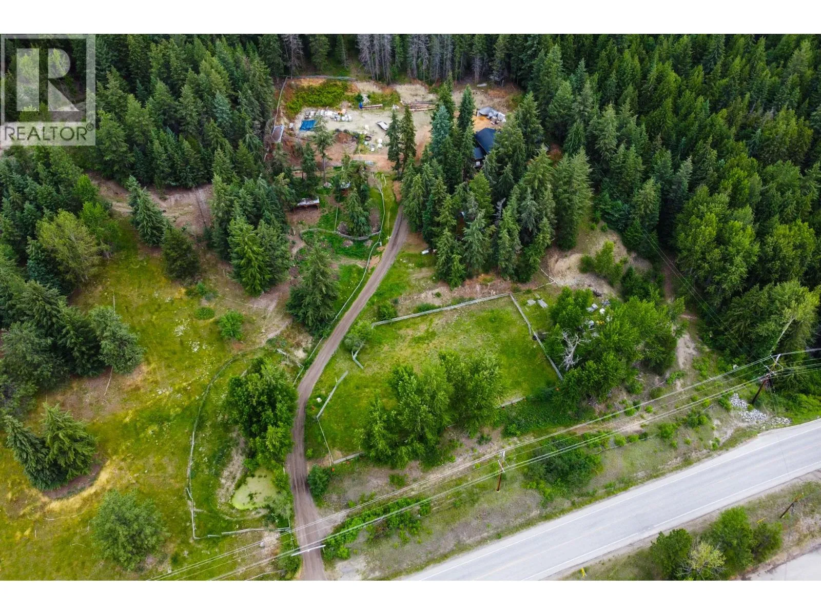 House for rent: 8600 33 Highway, Kelowna, British Columbia V1P 1J4