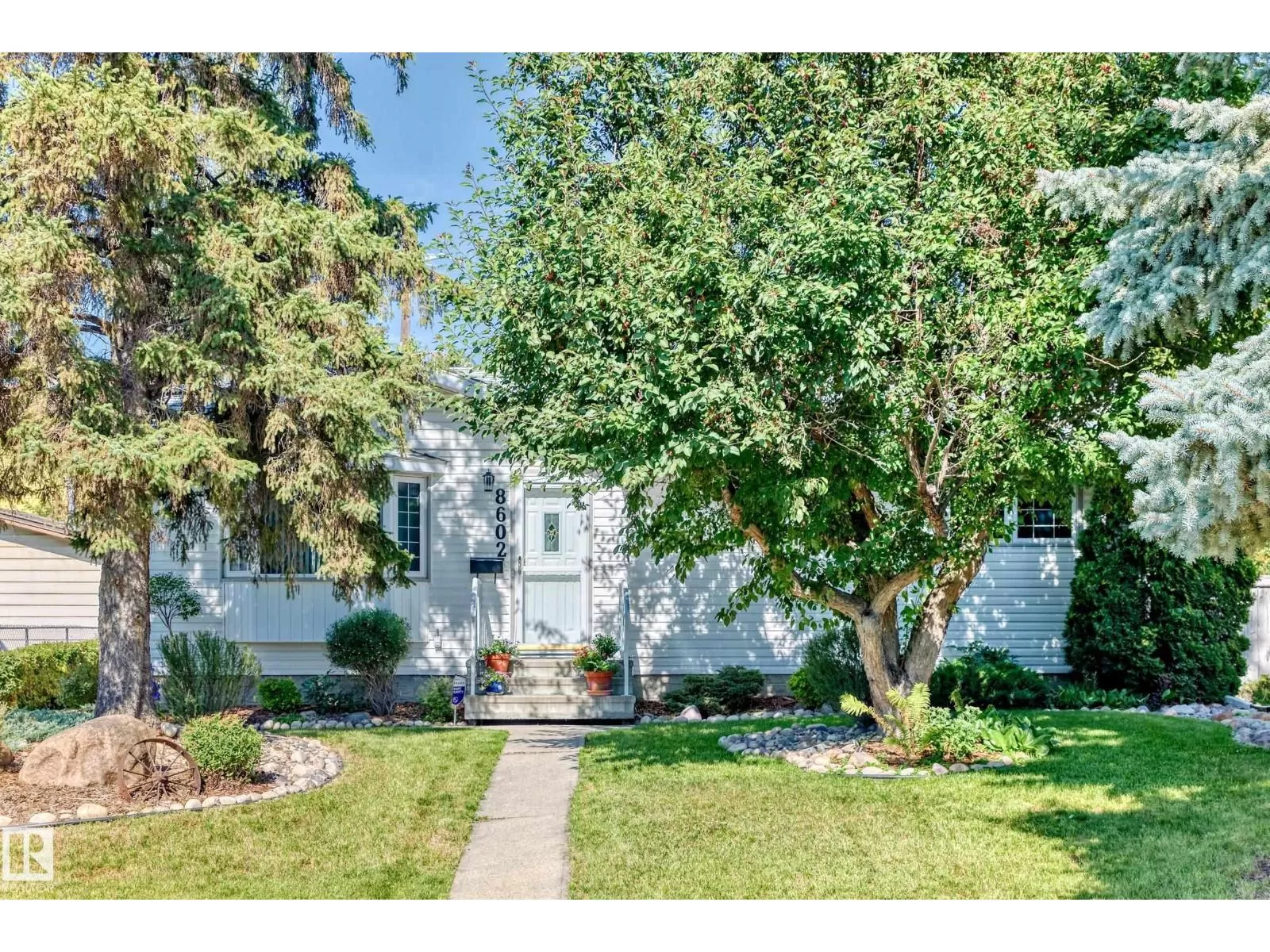 House for rent: 8602 158 St Nw, Edmonton, Alberta T5R 2C4