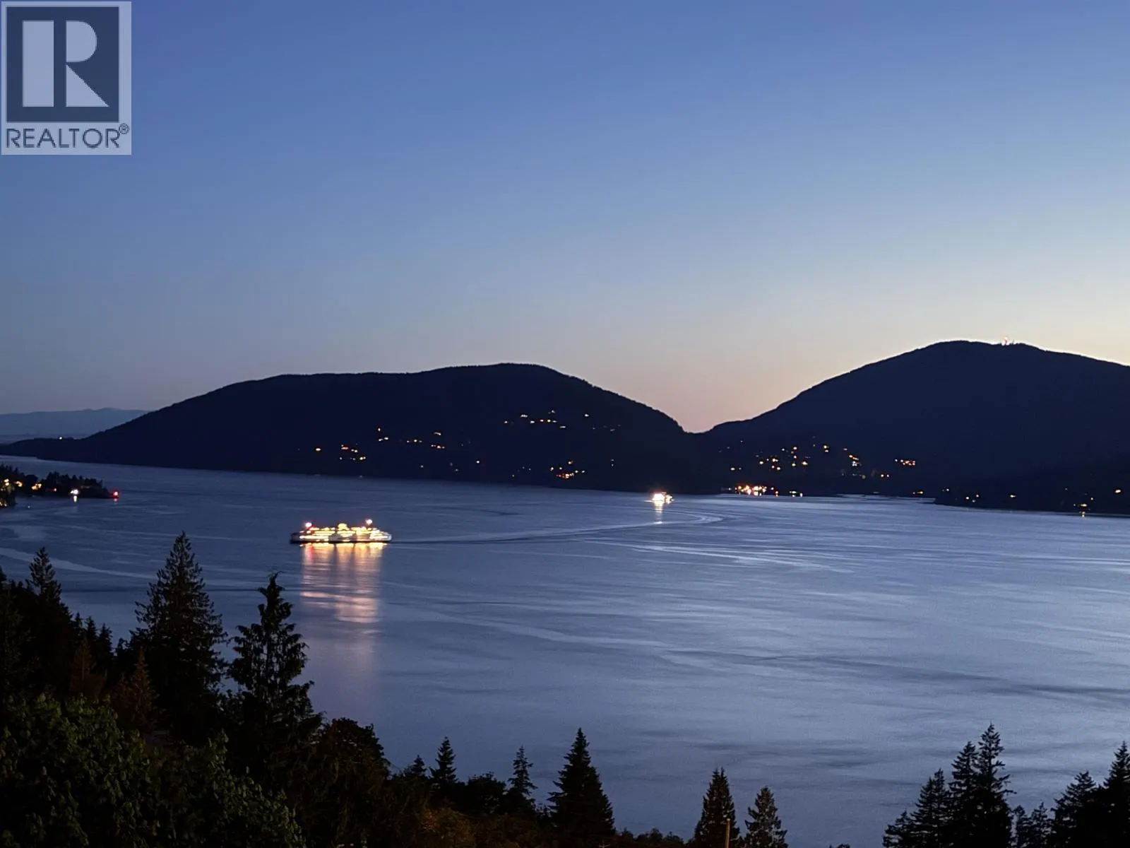 Row / Townhouse for rent: 8664 Seascape Drive, West Vancouver, British Columbia V7W 3J7