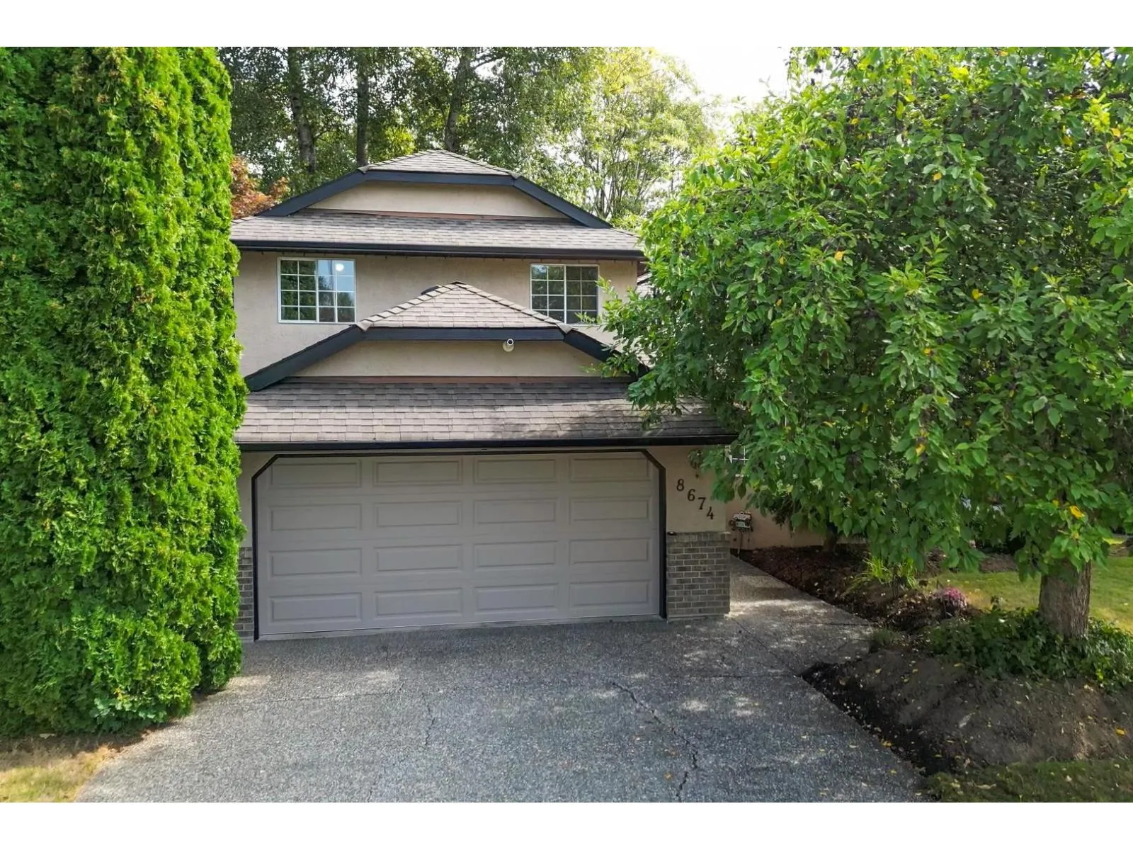 House for rent: 8674 143 Street, Surrey, British Columbia V3W 0N7