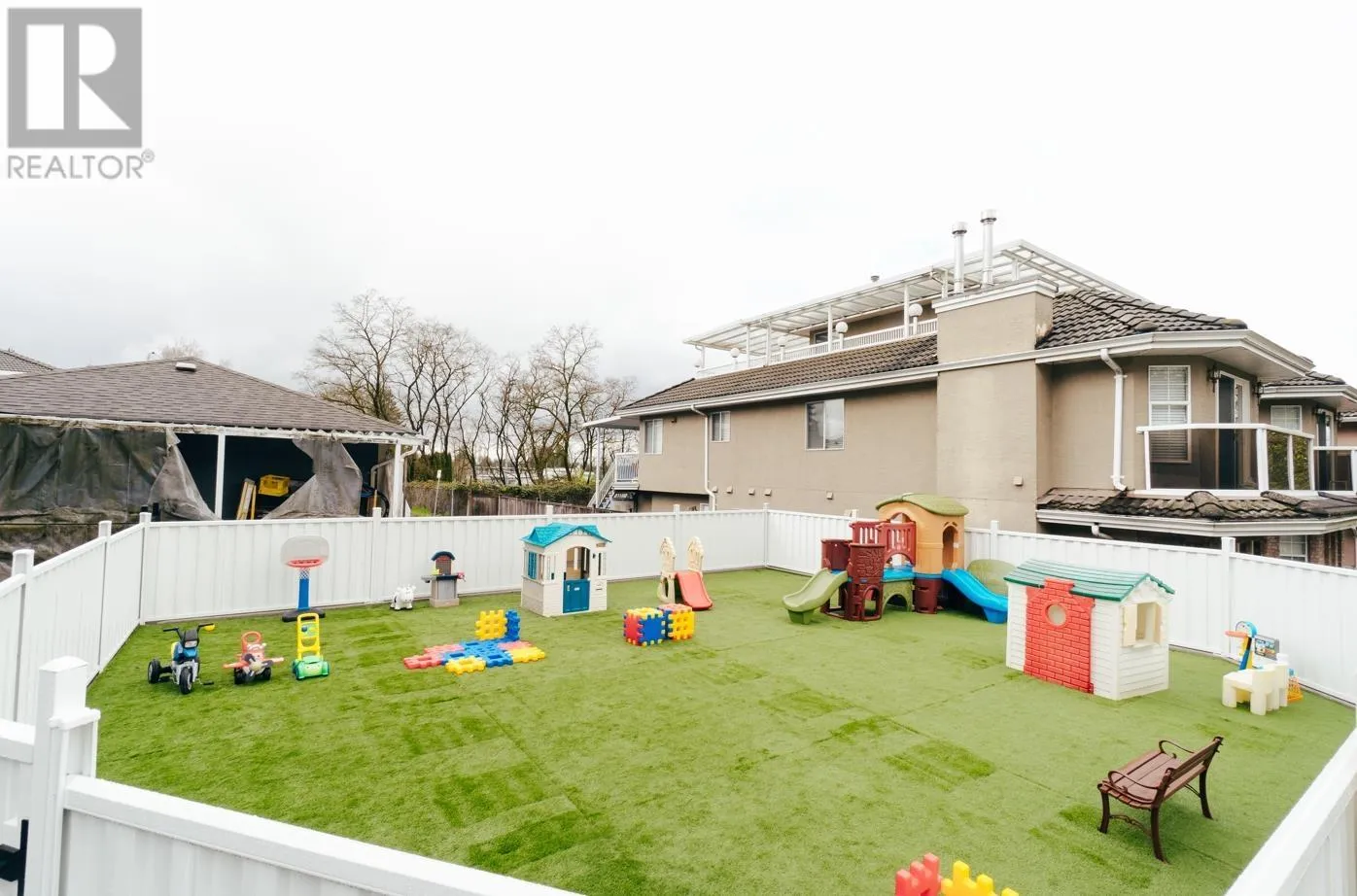 8691 Armstrong Avenue, Burnaby, British Columbia V3N 2B4