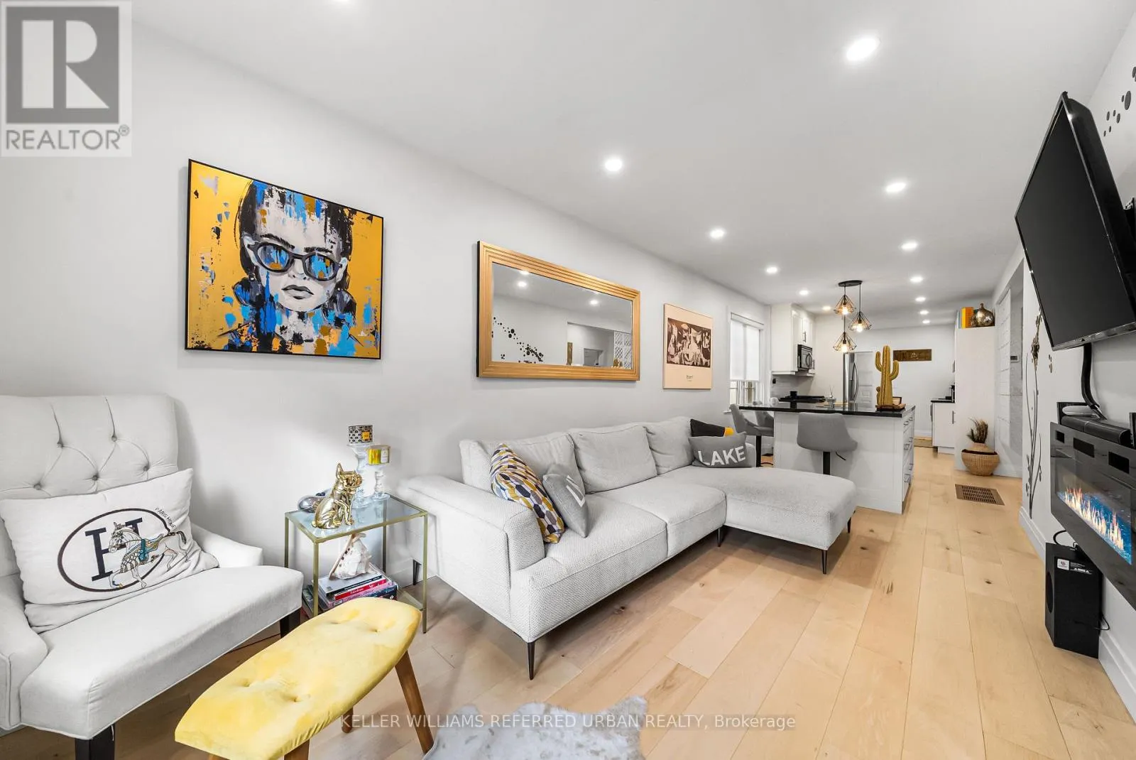 House for rent: 87 Fourth Street, Toronto, Ontario M8V 2Y4