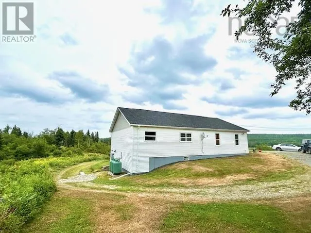 House for rent: 87 Pool Road, Sheet Harbour, Nova Scotia B0J 3B0