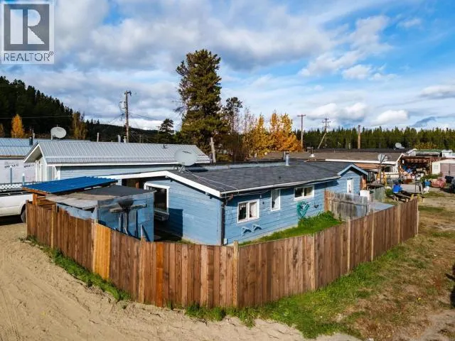 Mobile Home for rent: 8-7 Prospector Road, Whitehorse, Yukon Y1A 3Y7