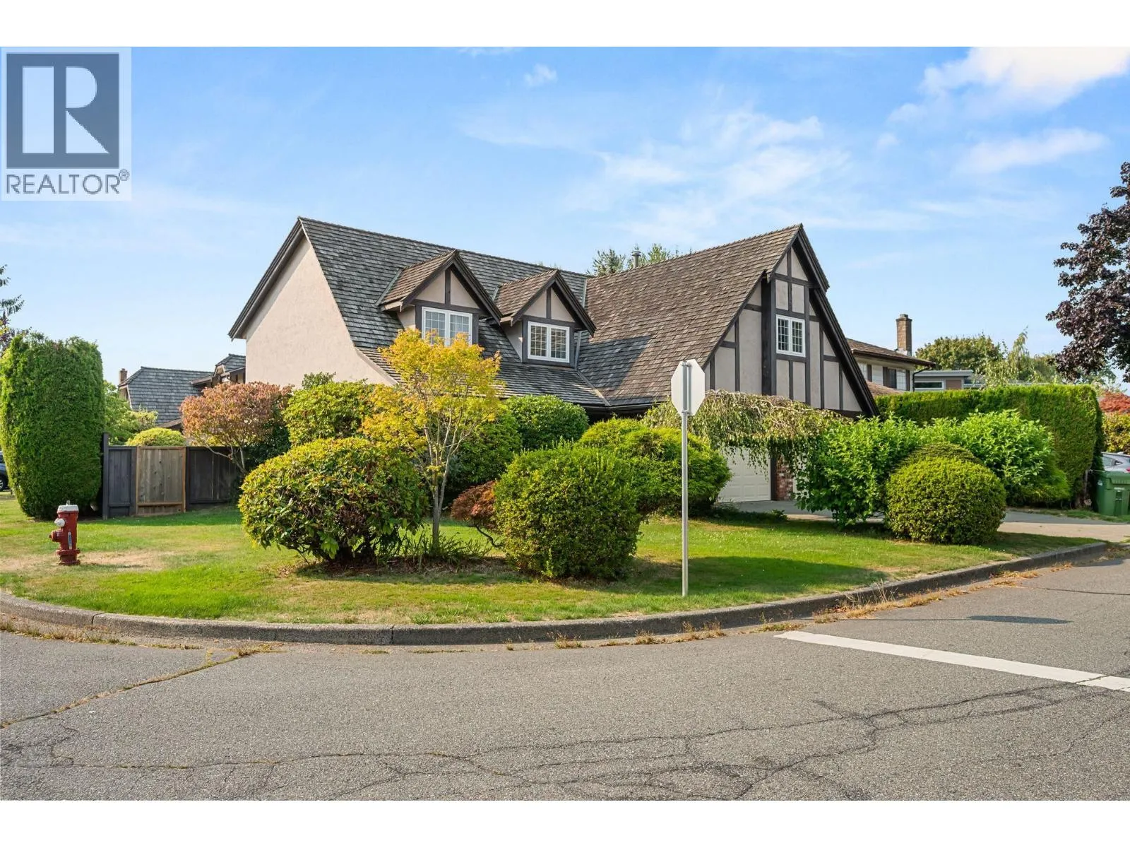 House for rent: 8711 Doulton Place, Richmond, British Columbia V7C 5A3