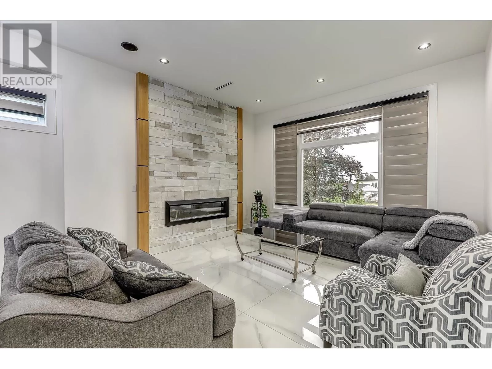 House for rent: 8763 10th Avenue, Burnaby, British Columbia V3N 2T1