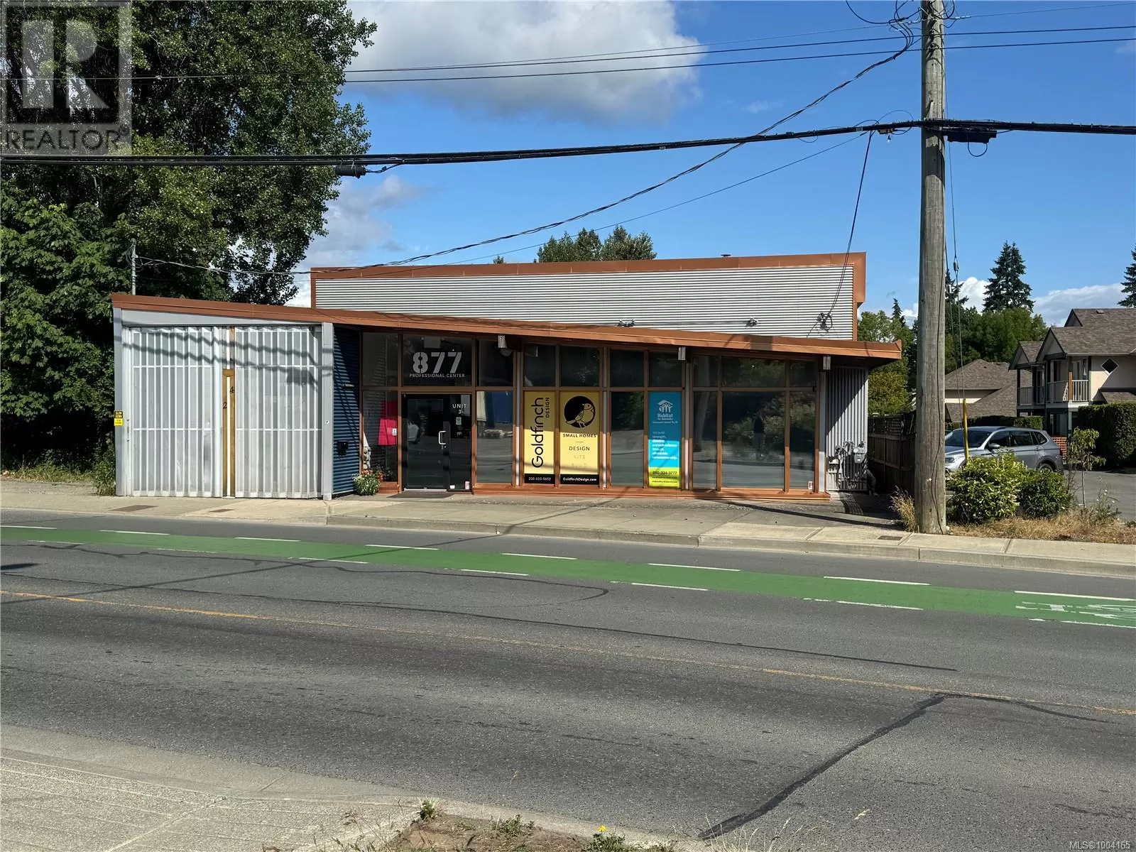 Commercial Mix for rent: 877 5th St, Courtenay, British Columbia V9N 1K8