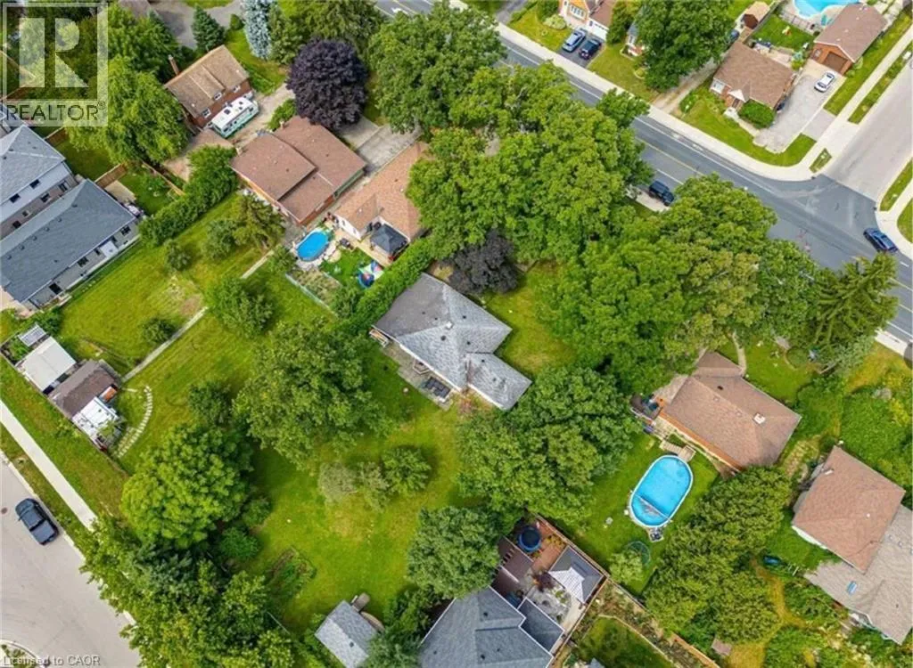 879 West 5th Street, Hamilton, Ontario L9C 5R4