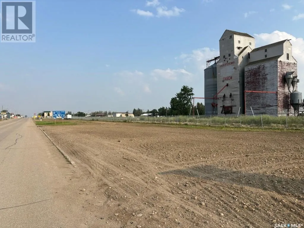 87a Railway Avenue, Oxbow, Saskatchewan S0C 2B0