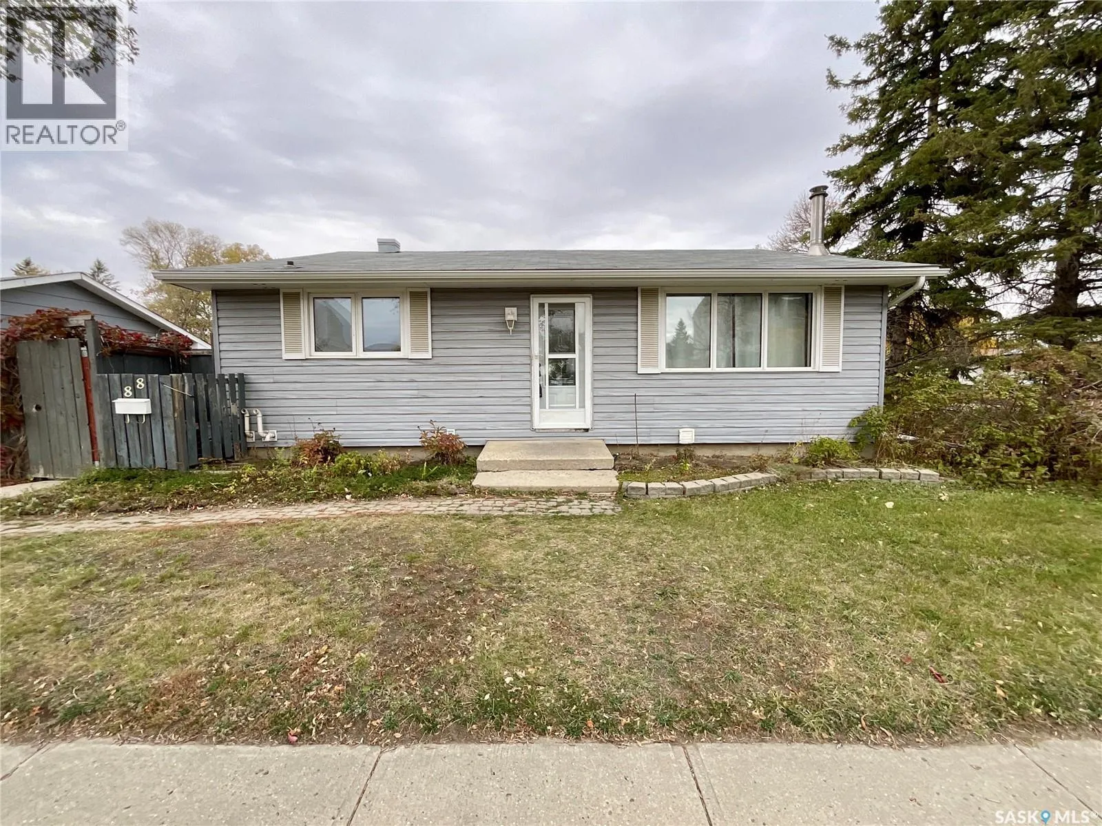 House for rent: 88 Cambridge Avenue, Regina, Saskatchewan S4N 0L1