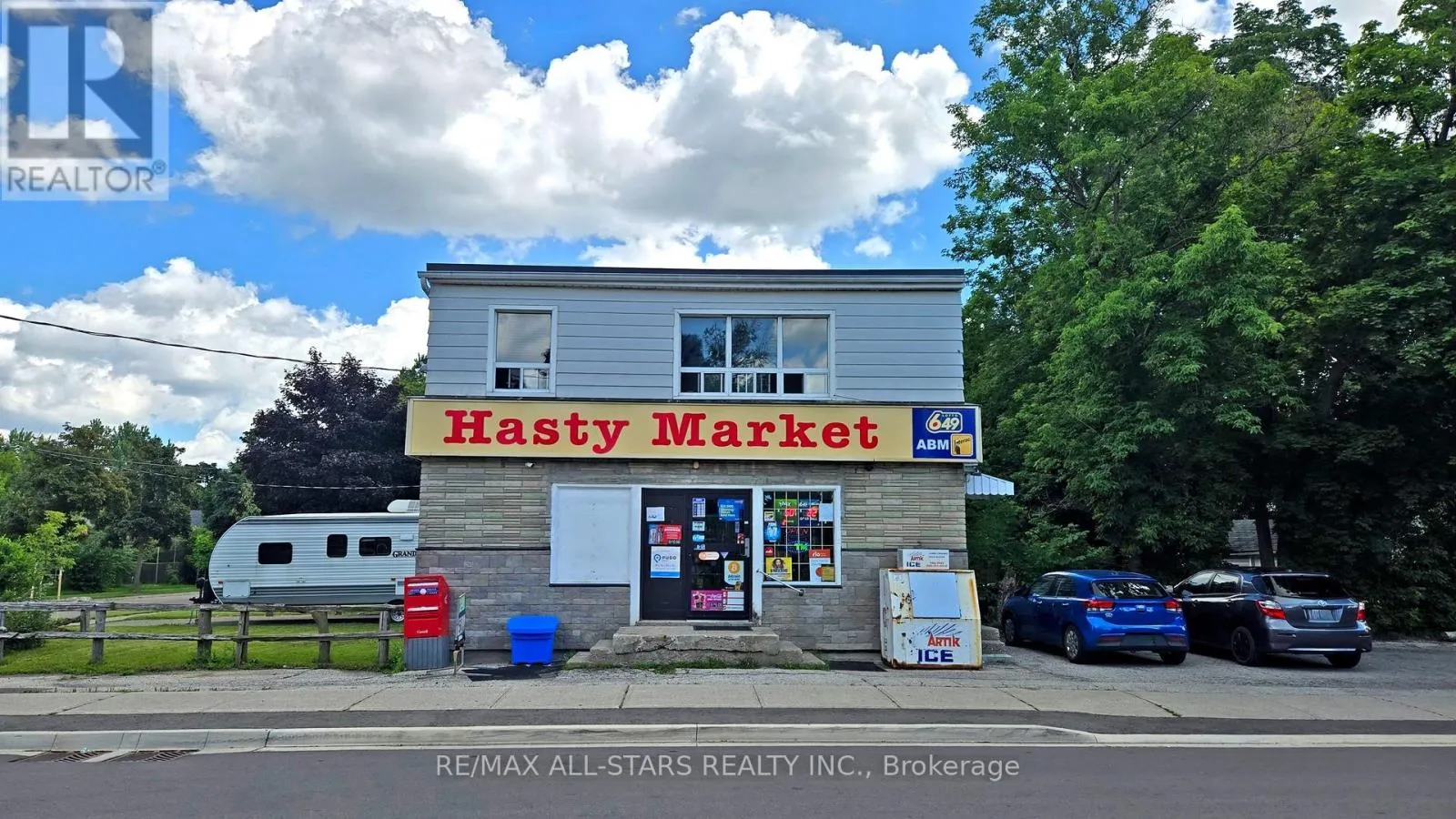 88 Elliott Street, Brampton, Ontario L6Y 1W3