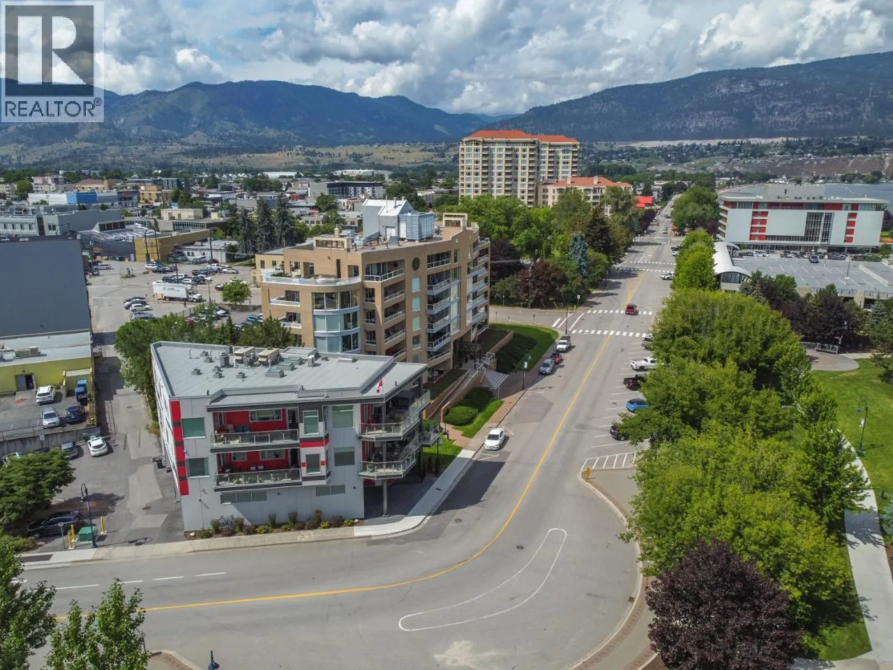 Residential Commercial Mix for rent: 88 Lakeshore Drive, Penticton, British Columbia V2A 1B5