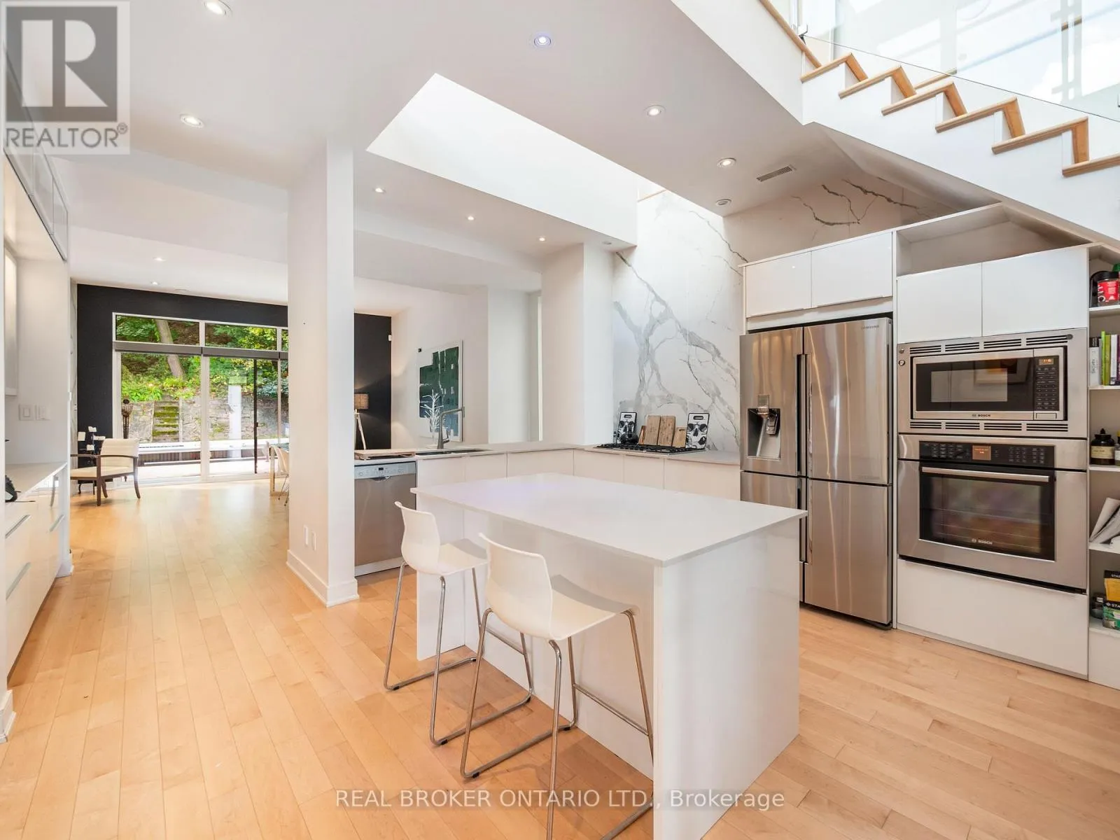 House for rent: 88 South Kingsway Way, Toronto, Ontario M6S 3T3