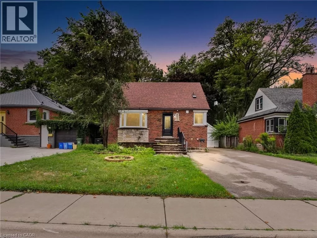 House for rent: 880 Garth Street, Hamilton, Ontario L9C 4K9