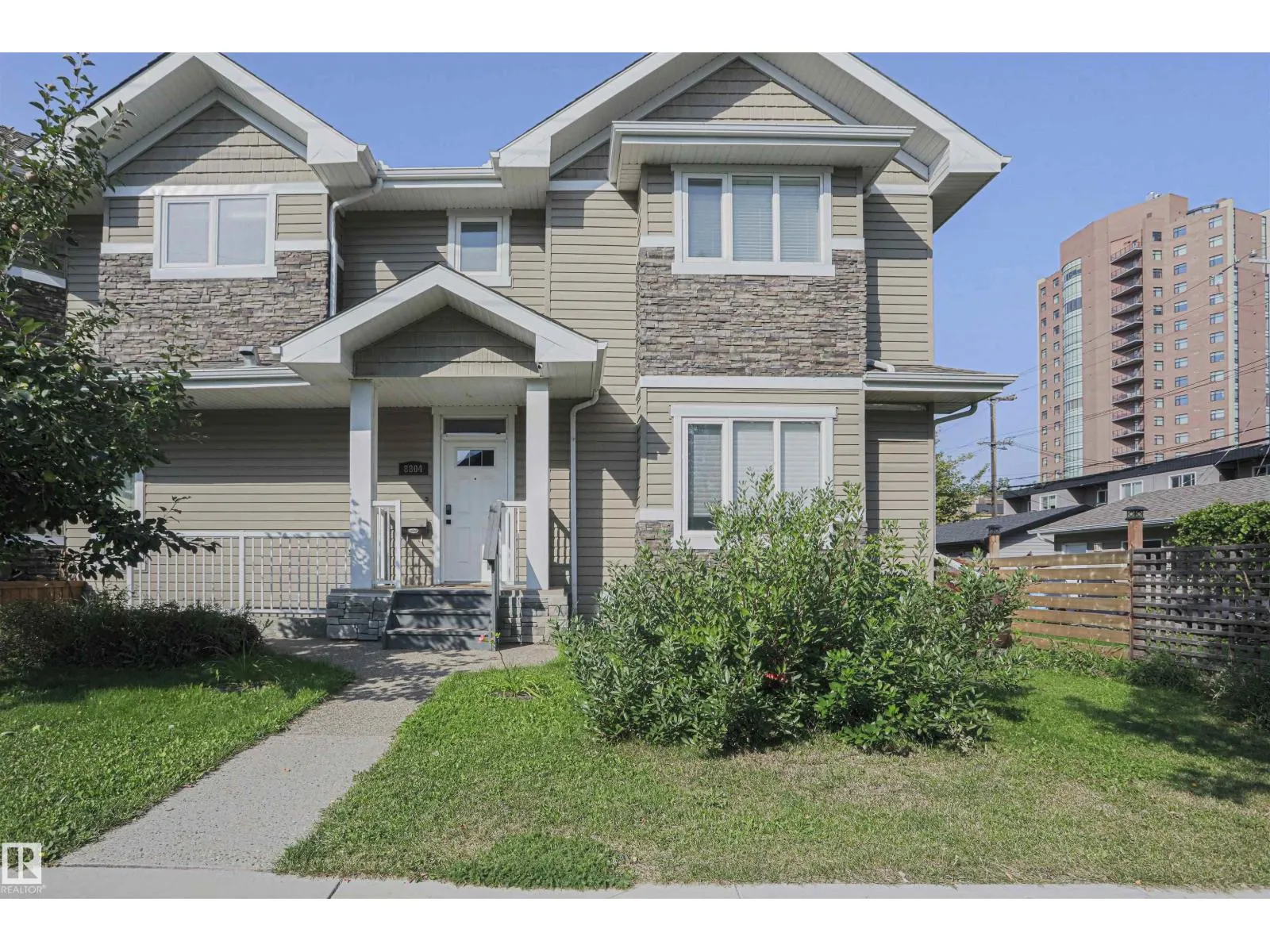 Duplex for rent: 8804 100 St Nw, Edmonton, Alberta T6E 2R7