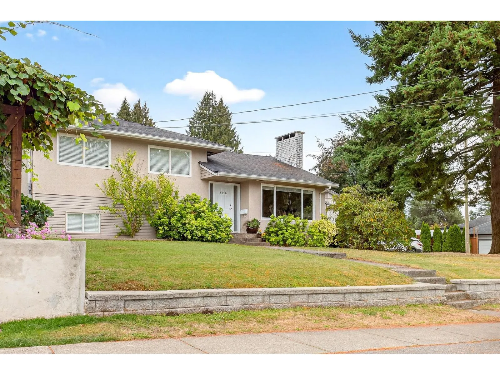 House for rent: 8816 Russell Drive, Delta, British Columbia V4C 4P7