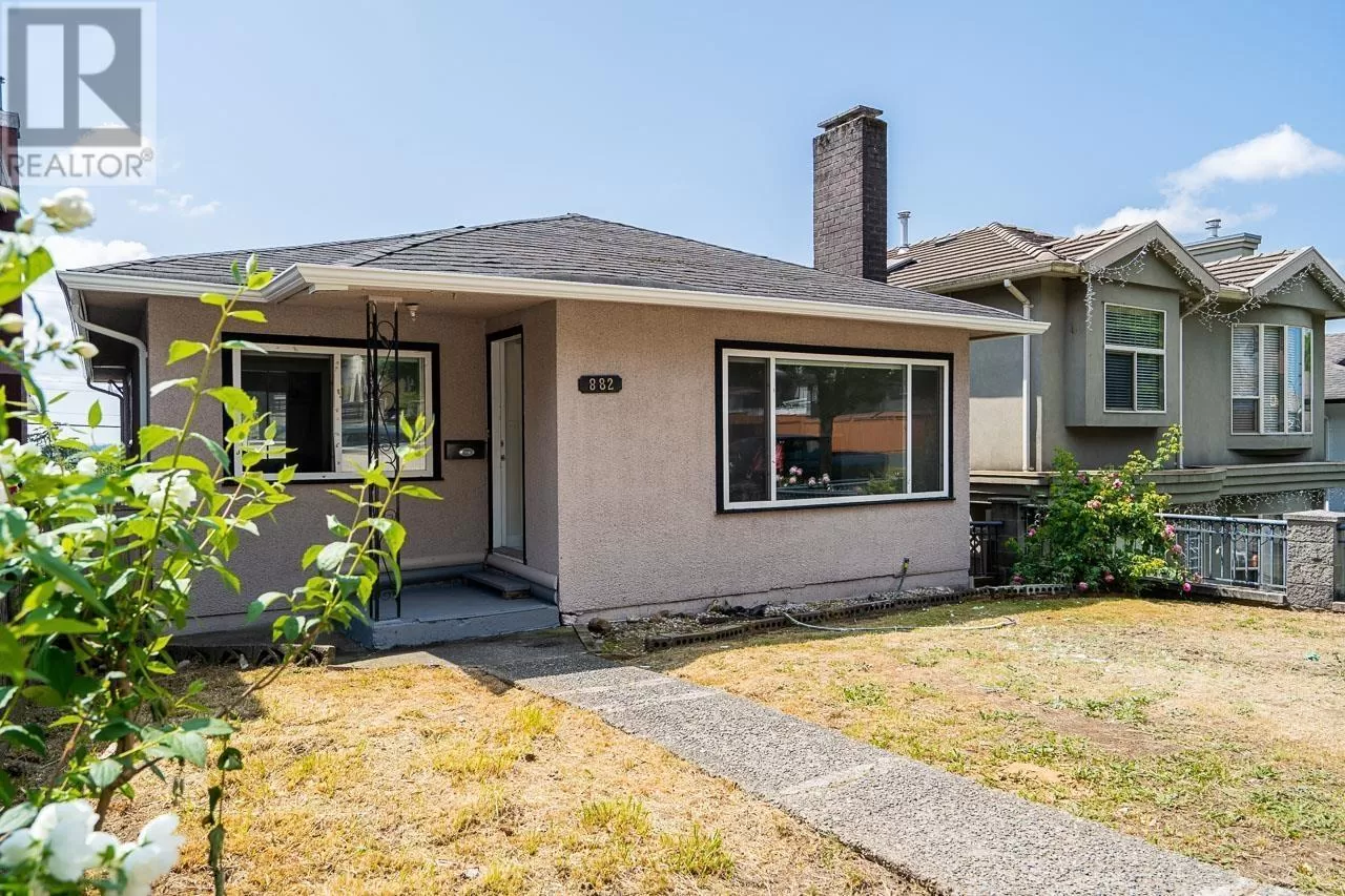 House for rent: 882 E 63rd Avenue, Vancouver, British Columbia V5X 2K8