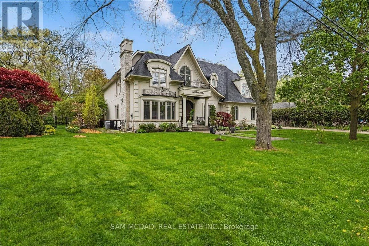 House for rent: 883 Parkland Avenue, Mississauga, Ontario L5H 3G6