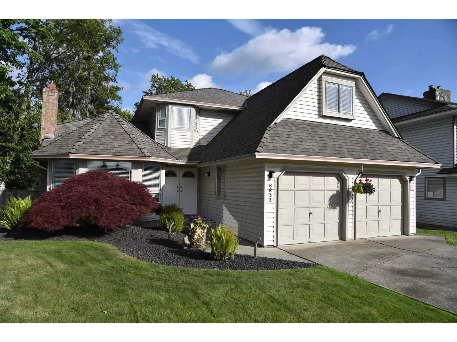 House for rent: 8832 143 Street, Surrey, British Columbia V3V 7T2