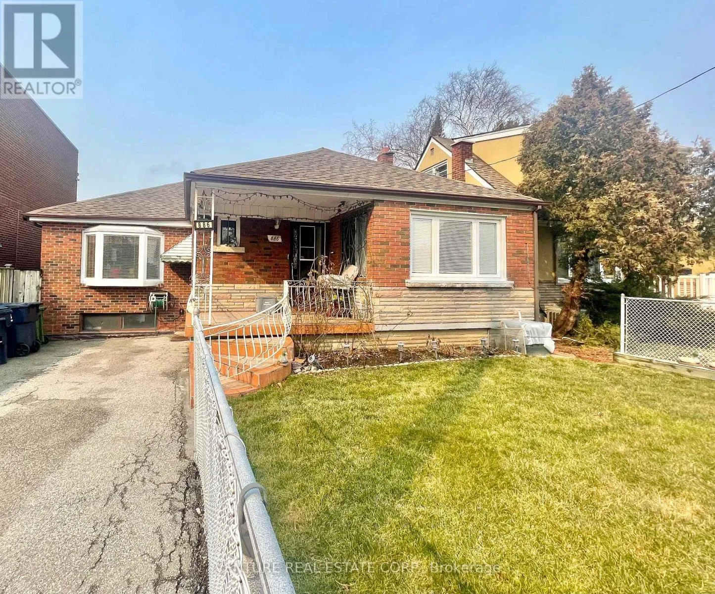 House for rent: 886 Danforth Road, Toronto, Ontario M4J 1L7