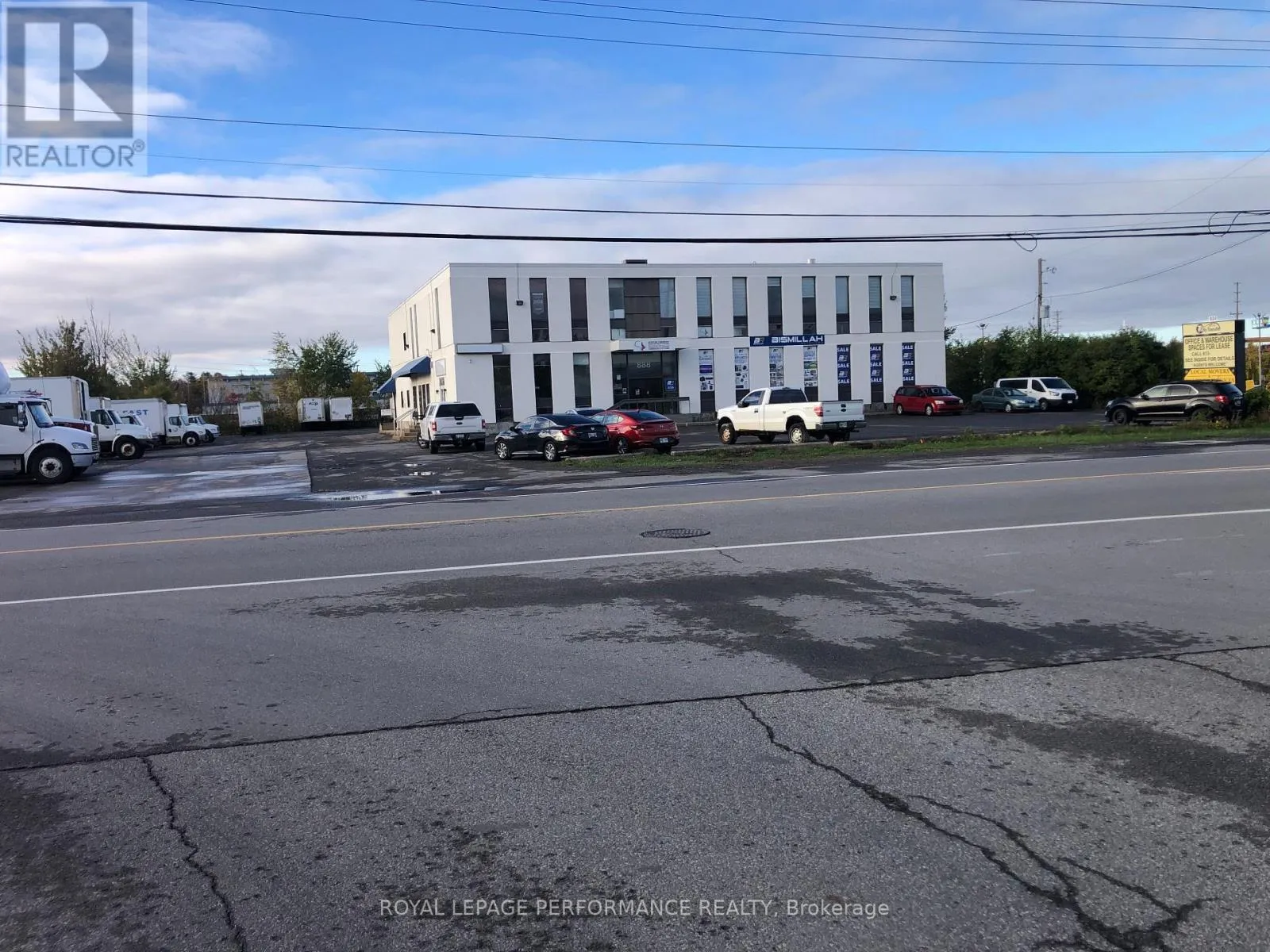 Warehouse for rent: 888 Belfast Road, Ottawa, Ontario K1G 0Z6