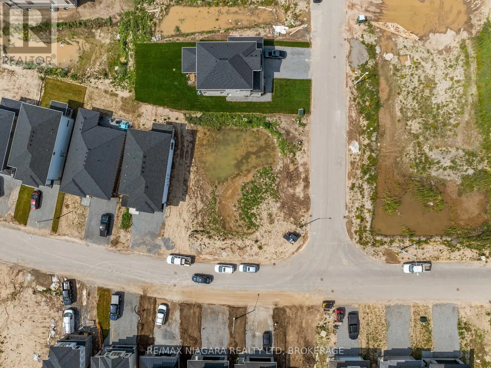 8885 Angie Drive, Niagara Falls, Ontario L2H 0H9