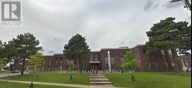 Multi-Tenant Industrial for rent: 8-9 - 4478 Chesswood Drive, Toronto, Ontario M3J 2B9