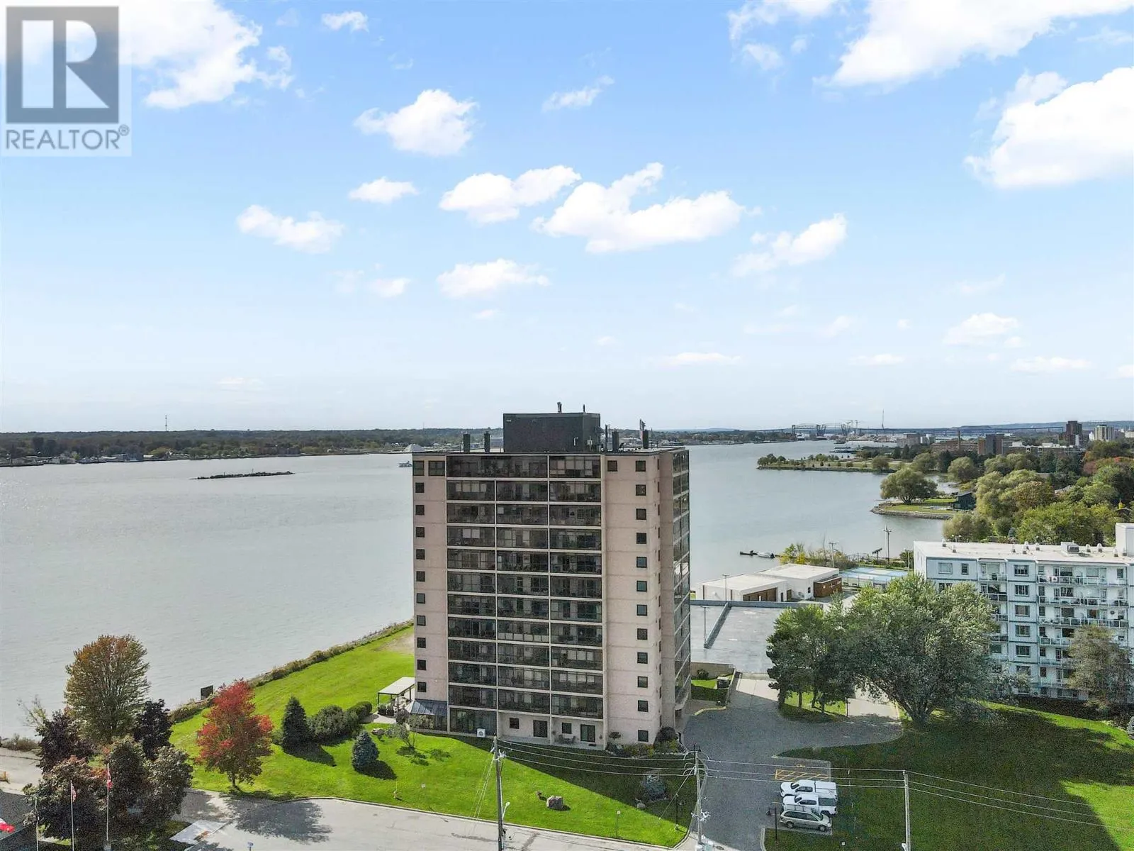 Apartment for rent: 89 Pine St # 701, Sault Ste. Marie, Ontario P6A 6M6