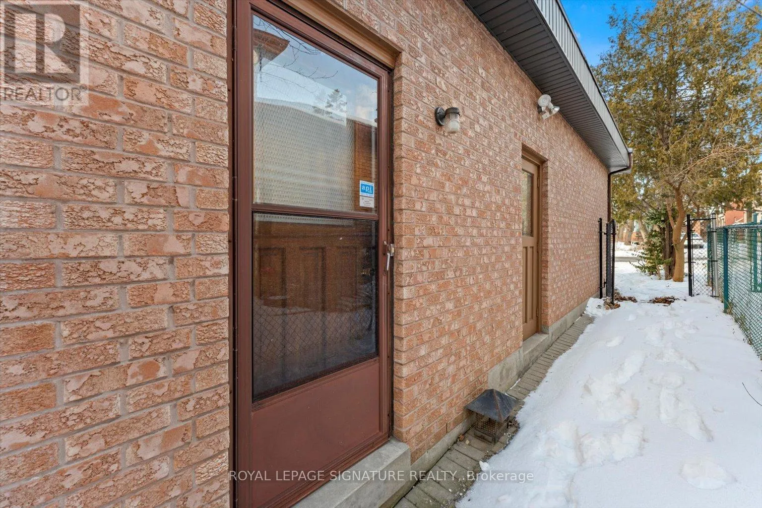 House for rent: 89 Risebrough Avenue, Toronto, Ontario M2M 2E2