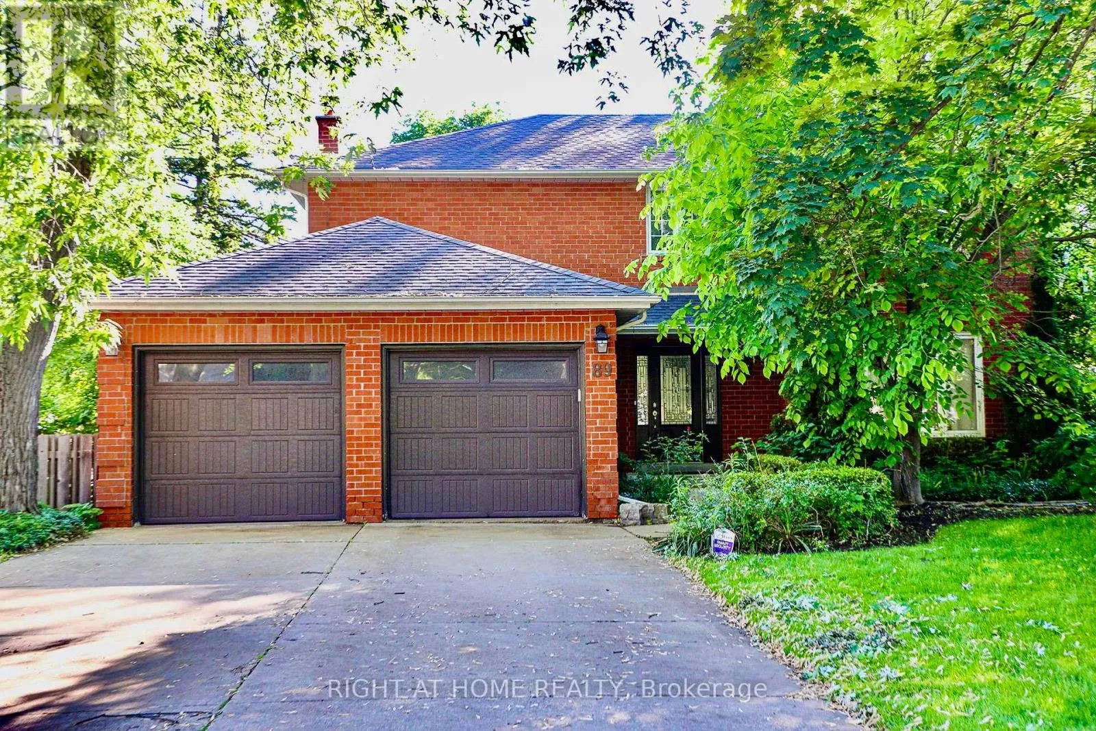 House for rent: 89 Yonge Boulevard, Toronto, Ontario M5M 3G8