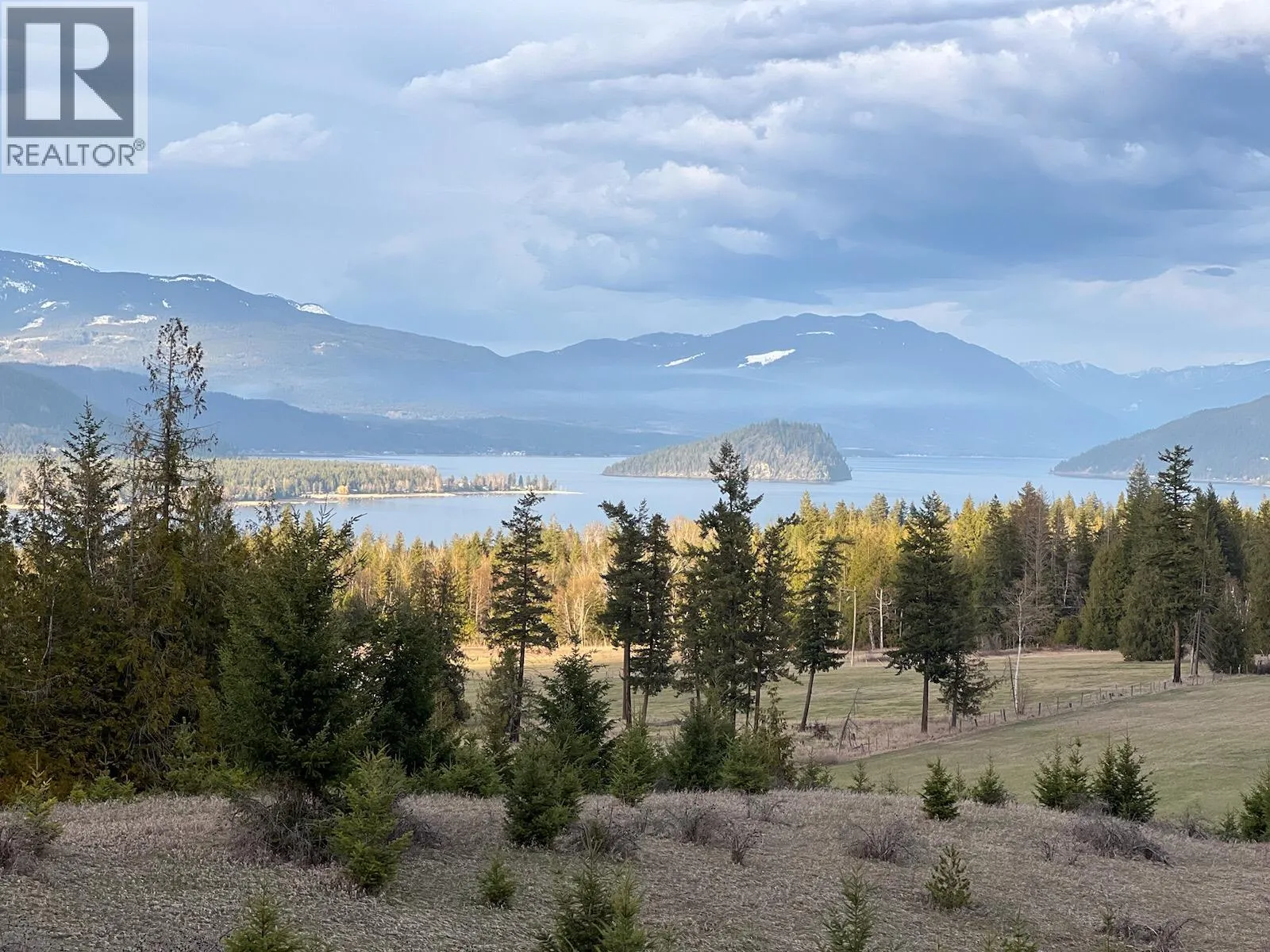 Other for rent: 890 Dilworth Road, Sorrento, British Columbia V0E 2W1