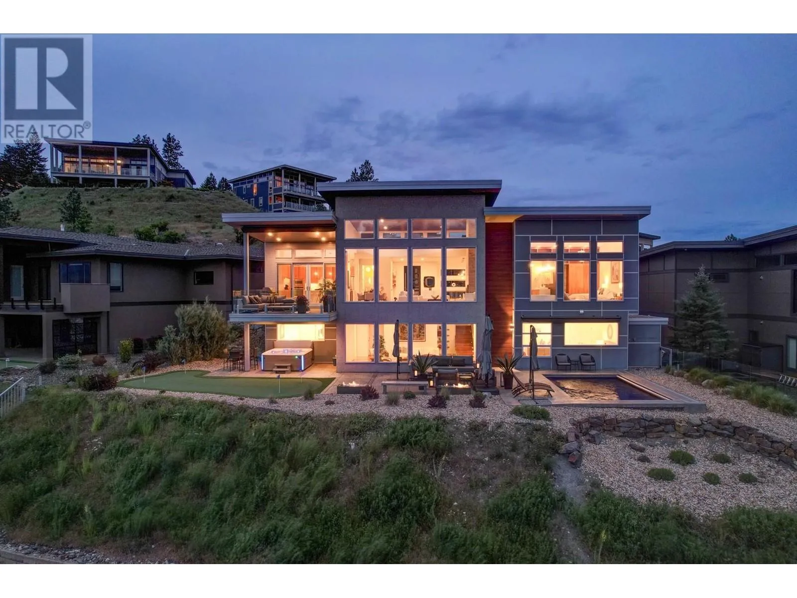 House for rent: 8900 Hampshire Crescent, Vernon, British Columbia V1H 2K9