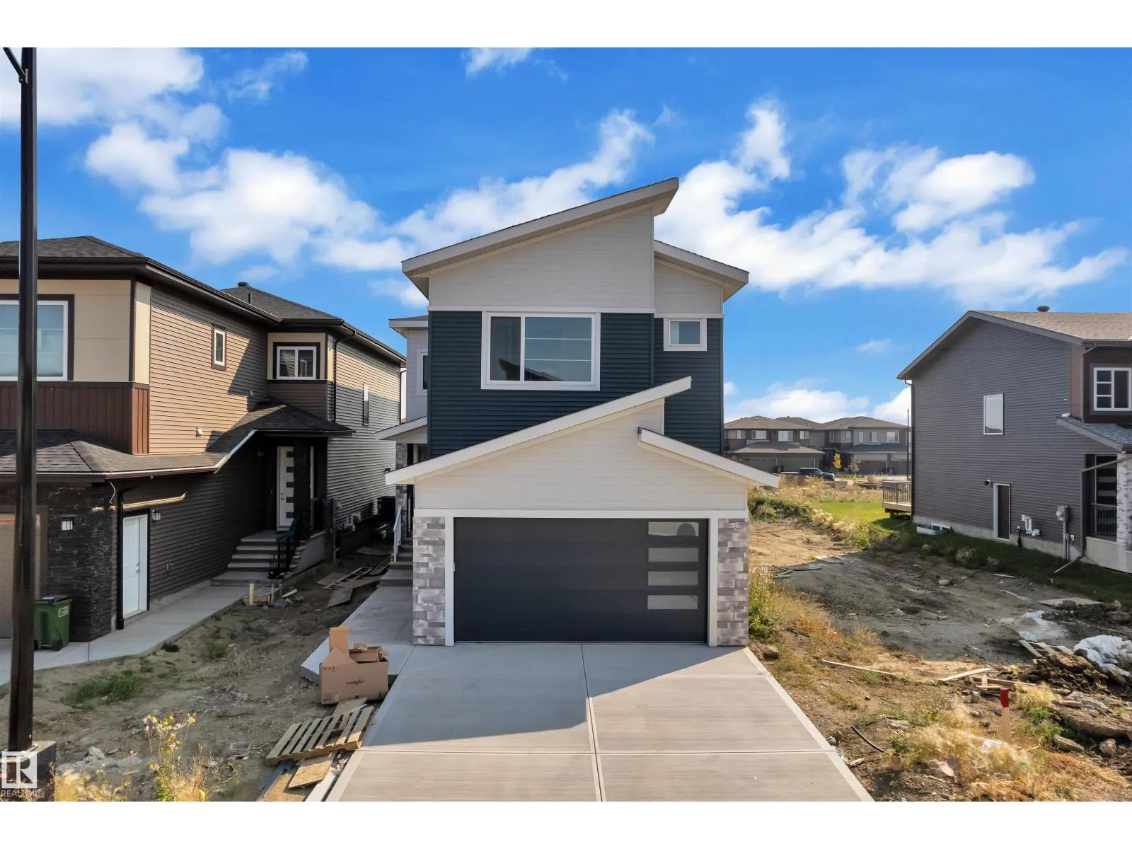 House for rent: 8913 Mayday Wy Sw, Edmonton, Alberta T6X 3E6