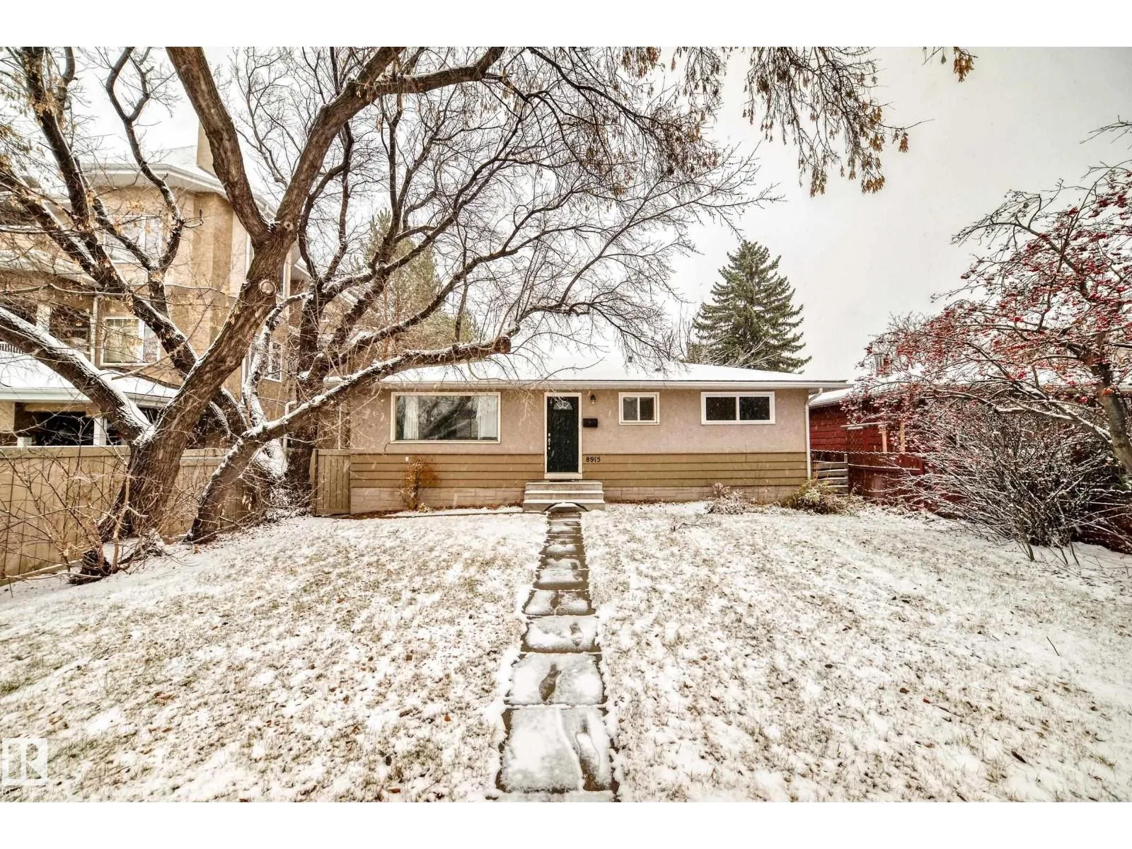 House for rent: 8915 156 St Nw, Edmonton, Alberta T5R 1Y6