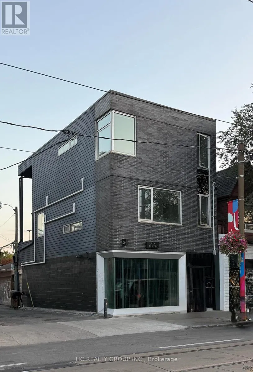 899 Dundas Street W, Toronto, Ontario M6J 1V9